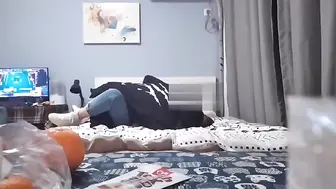 女友闺蜜小姐姐来我家里串门，忍不住就把她给上了