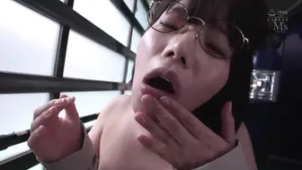 MVSD-683 [中文字幕]与学生时代的体罚老师意外重逢。被看穿因体罚而觉醒的受虐欲望，被调教并一边道歉一边高潮，被调教成变态丧女。。 九井珠奈绪