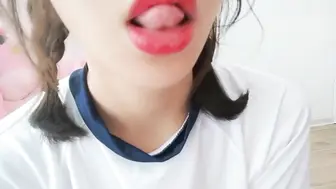18岁福利姬体操服自慰高潮喷水