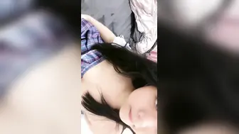 【兄妹乱伦】表妹在家穿jk白丝_还不穿内裤_欠操的小骚逼刚破处一个月骚逼就这么黑了_背着男友勾引我