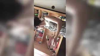 偷情烈焰红唇骚嫂子，哥哥外出打工，我就来承担疏通嫂子骚逼的工作吧