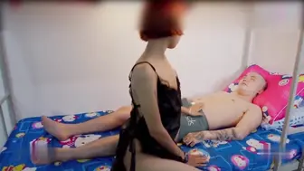 真实家庭乱伦 绝望的继母找继子解决