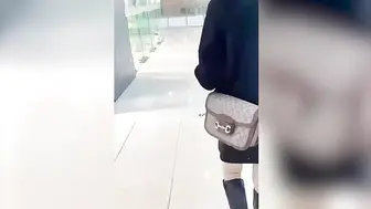跟表妹在商场更衣室里面啪啪 太刺激啦