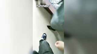 勾搭骚货物业经理穿着开档丝袜